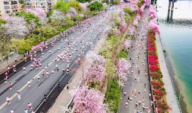 B体育中国官网-马拉松，就是要多向社会“报喜”